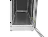 Schallgedämmter Serverschrank SCHÄFER IS-1 silenced - 25 HE - BxT 600x1000 mm - Sichttür - Vollblechtür - Sockel - 2 Silent-Ventilatoren - lichtgrau
