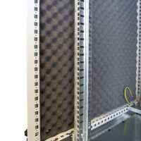 Schallgedämmter Serverschrank SCHÄFER IS-1 silenced - 43 HE - BxT 800x1000 mm - Sichttür - Vollblechtür - Sockel - 4 Silent-Ventilatoren - lichtgrau