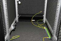 Schallgedämmter Serverschrank SILENCE RACK - 18 HE - 2 SILENT-Lüfter - 600 x 600 mm - Glastür - Rückwand - schwarz
