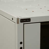 Schallgedämmter Serverschrank SILENCE RACK - 24 HE - 2 SILENT-Lüfter - 600 x 1.000 mm - Sichttür - Vollblechtür - lichtgrau