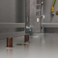 19"-Schrank RESISTER - erhöhter Staubschutz - 18 HE - Vollblechtür - BxT 600x600mm - lichtgrau
