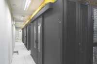 Kaltgang-Warmgang-Einhausung Data Box - 2 Reihen á 4 Serverschränke SZB IT - 42 HE - 600 x 1200 mm - perf. Türen - schwarz