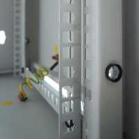 19"-Netzwerkschrank SWA von IT-BUDGET - 12 HE - BxT 570 x 600 mm - Sichttür - Seiten abnehmbar - Wand- + Standmontage - lichtgrau