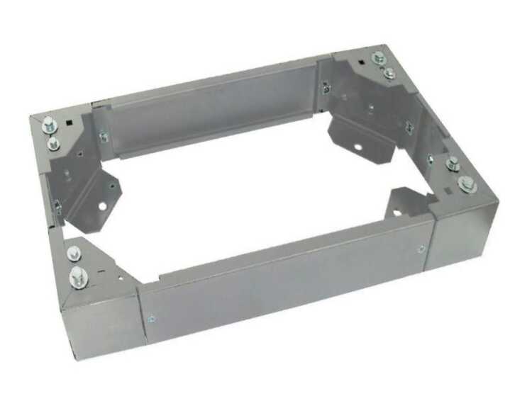 Standsockel für RESISTER Pro Netzwerkschrank mit Grundmaß Breite 600 x Tiefe 600 mm - 100 mm Höhe - lichtgrau