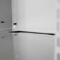 19"-Netzwerkschrank RESISTER - IP65 für Outdoor + Industrie - mit Regendach - Vollblechtür - 7 HE - 600x500 mm - lichtgrau - Sonderposten