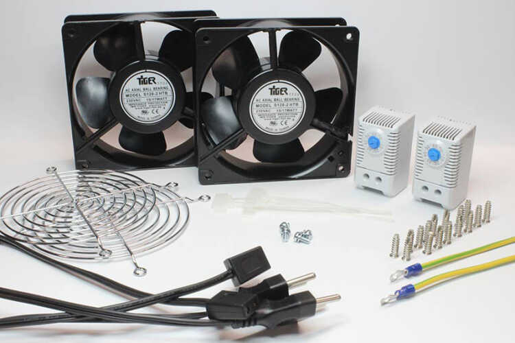 2er Komplettset Server-/Netzwerkschranklüfter Silence - 2 Silence Ventilatoren, Schutzgitter, Leitungen, Thermostate, Schrauben