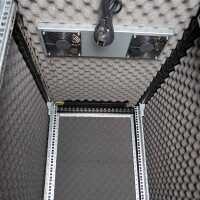 Schallgedämmter Serverschrank SCHÄFER IS-1 silenced - 43 HE - BxT 600x1200 mm - Sichttür - Vollblechtür - Sockel - 4 Silent-Ventilatoren - schwarz