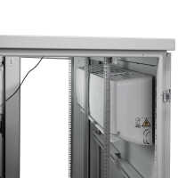 19"-Serverschrank RIE von TRITON mit REMKO Split-Kühlgerät - Kühlleistung 2600 W - Schutzgrad IP54 - 32 HE - BxT 800 x 1200 mm - Sichttür - Rücktür - lichtgrau