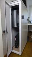 Schmaler Sicherheits-Serverschrank SR1200 L Basic - Breite 300 mm x Tiefe 1000 mm - sehr platzsparend - reinweiß