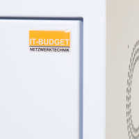 Towergehäuse-Schutzschrank T800 RESISTER - Hoher Staubschutz IP 50 mit aktiver Belüftung - HxBxT 700x330x800 mm - weiß