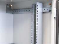 19"-Netzwerkschrank RESISTER Pro mit Regendach - IP66 für Outdoor + Industrie - Sichttür - 9 HE - 600x400 mm - lichtgrau