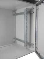 19"-Netzwerkschrank RESISTER Pro mit Regendach - IP66 für Outdoor + Industrie - Sichttür - 9 HE - 600x400 mm - lichtgrau