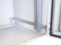 19"-Netzwerkschrank RESISTER Pro mit Regendach - IP66 für Outdoor + Industrie - Sichttür - 16 HE - 600x600 mm - lichtgrau